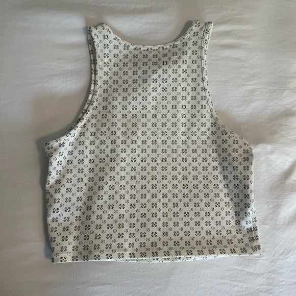 Cropped Tank Top - Picture 3 of 3